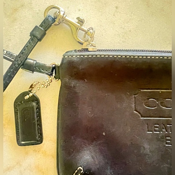 COACH LEATHERWARE LEATHER WRISTLET BLACK - Picture 5 of 12